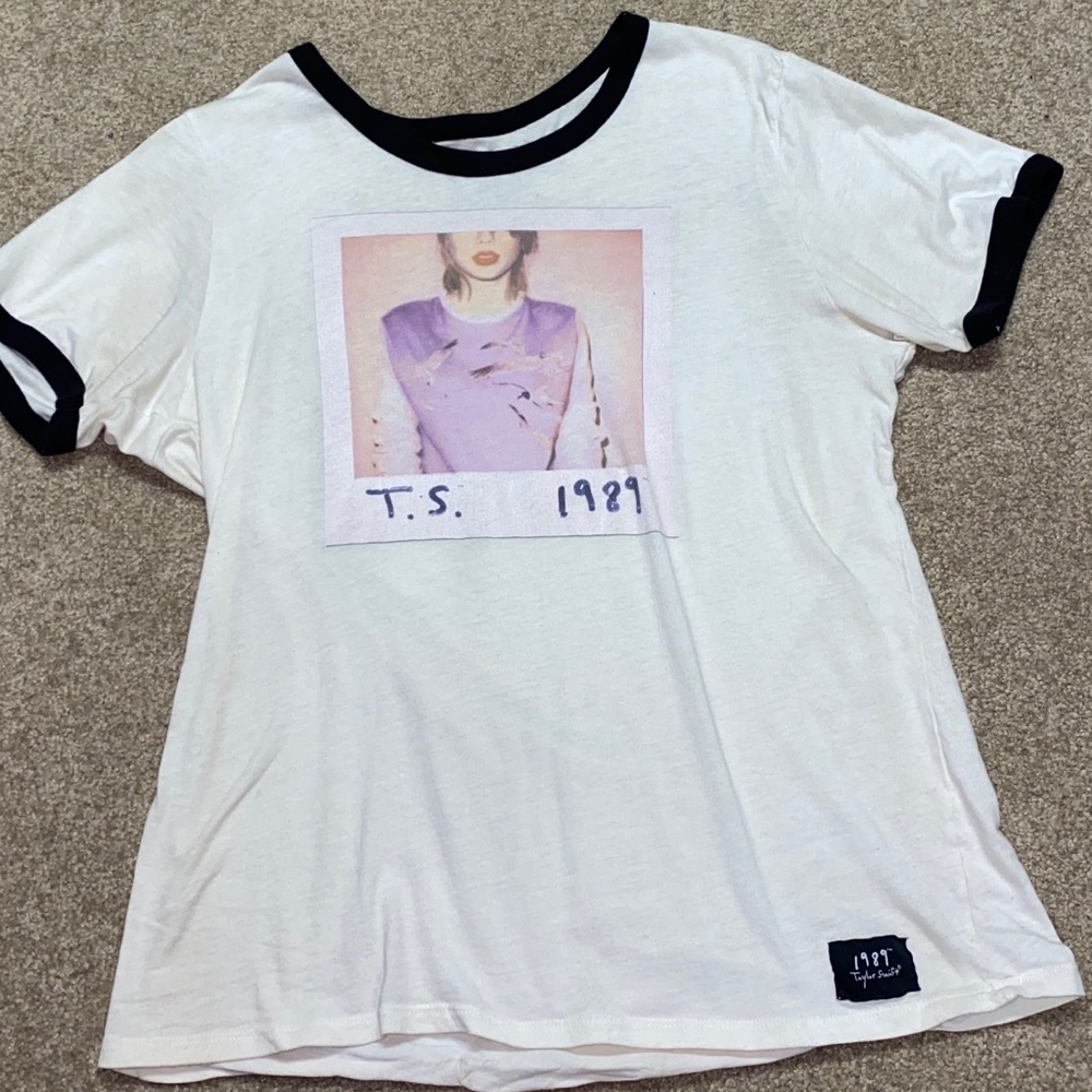 Taylor Swift 1989 Exclusive Tour T-Shirt